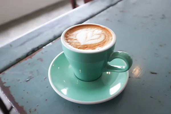 Café quente ou café com leite, cappuccino — Fotografia de Stock