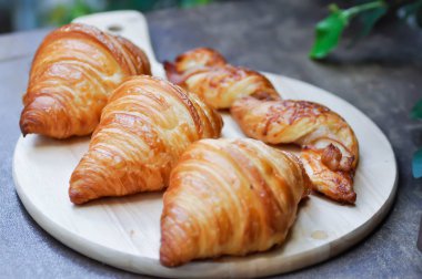 pastırma büküm ve kruvasan 