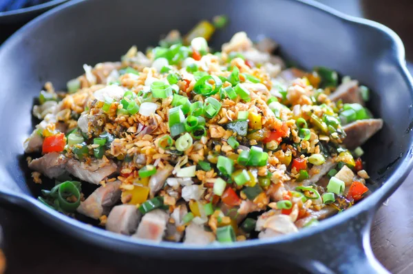 Stir-fried pork with green shallot and garlic — Stock Photo, Image