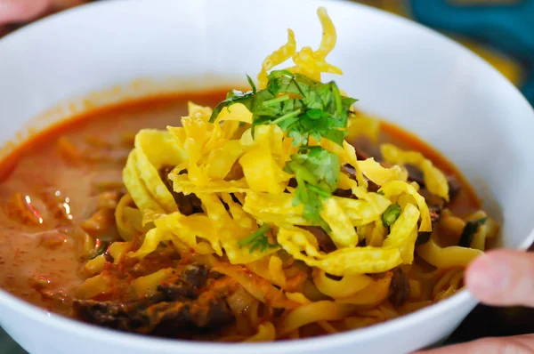 Noodles or beef curry noodles — Stock Photo, Image