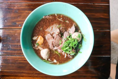 Şehriye veya etli erişte.