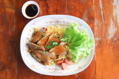 Çin eriştesi mi, yoksa erişte mi?