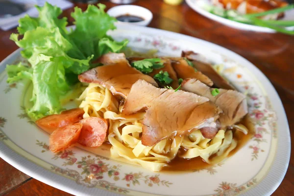 Çin eriştesi mi, yoksa erişte mi?