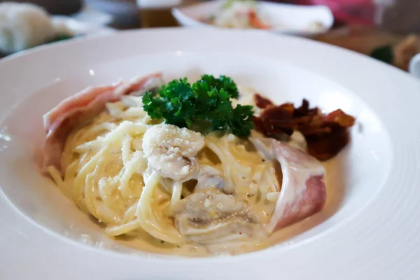 Bacon spaghetti,  spaghetti carbonara — Stock Photo, Image