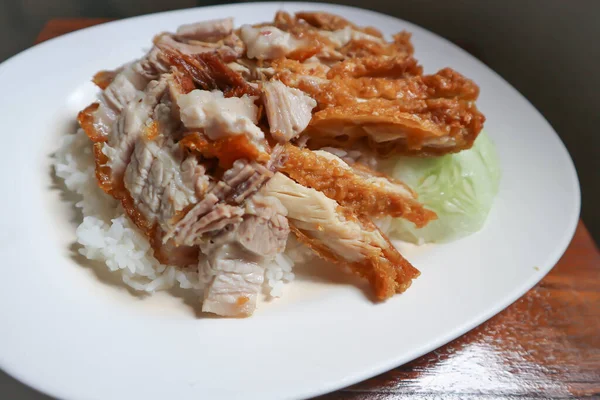 Ayam Goreng Dan Babi Goreng Ayam Dan Nasi — Stok Foto