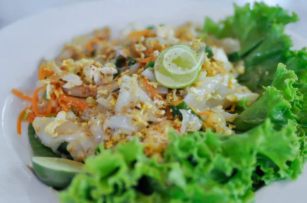 Fideos Revuelva Los Fideos Fritos Con Huevo Verduras — Foto de Stock