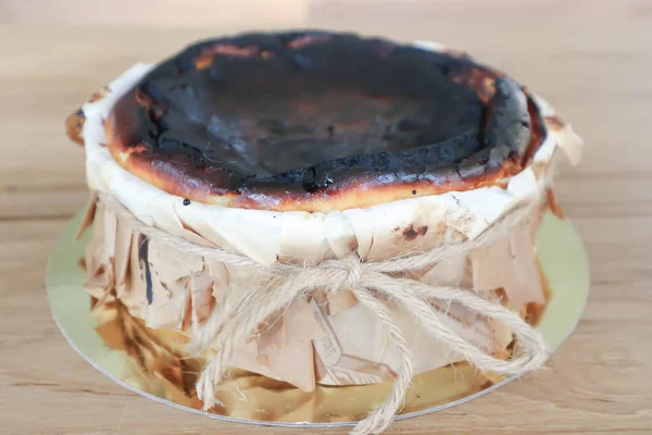 cheesecake or basque cheesecake, Basque burnt cheesecake
