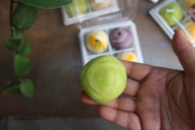 Çin böreği, ay pastası ya da Çin böreği.