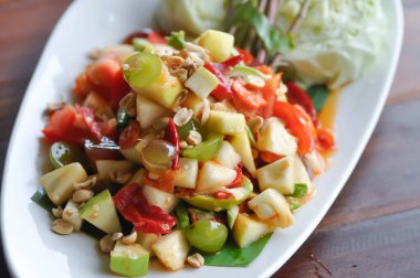 meyve ve sebze salatası, baharatlı meyve salatası.