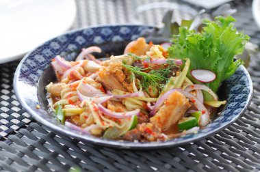 Baharatlı domuz veya baharatlı domuz salatası, baharatlı salata.