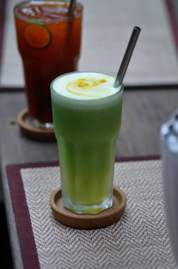 sebze suyu, meyve suyu veya elma suyu