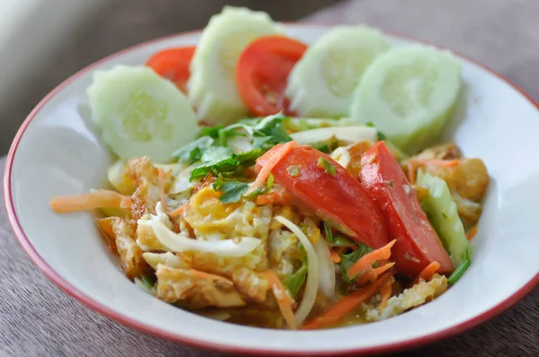 Spicy Salad Spicy Egg Salad Fried Egg Salad — Stock Photo, Image