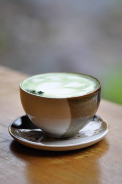 yeşil çay ya da kiraz yeşil çay, matcha yeşil çay latte