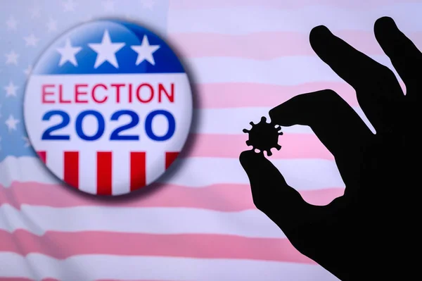 Silueta Mano Sostiene Virus Covid Logotipo Las Elecciones Presidenciales 2020 —  Fotos de Stock