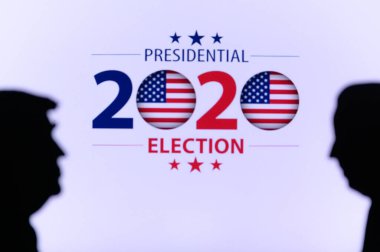 NEW YORK, ABD, 17 Haziran 2020: Cumhuriyetçi aday Donald Trump ve demokratik aday Joe Biden 'ın silueti. 2020 Birleşik Devletler başkanlık seçimi. ABD oylaması, 3 Kasım 2020 için konsept fotoğraf