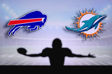 Buffalo Bills, Miami Dolphins 'e karşı. NFL oyunu. Amerikan Futbol Ligi maçı. Profesyonel oyuncunun silueti dokunuşu kutluyor. Arkaplanda ekran.