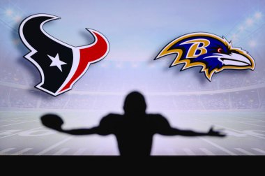 Houston Teksaslılar Baltimore Kuzgunlarına karşı. NFL oyunu. Amerikan Futbol Ligi maçı. Profesyonel oyuncunun silueti dokunuşu kutluyor. Arkaplanda ekran.