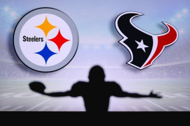 Pittsburgh Steelers, Houston Texans 'a karşı. NFL oyunu. Amerikan Futbol Ligi maçı. Profesyonel oyuncunun silueti dokunuşu kutluyor. Arkaplanda ekran.