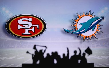San Francisco 49ers Miami Dolphins 'e karşı. Taraftarlar NFL Game 'i destekliyor. Destekçilerin silueti, arka planda iki rakibi olan büyük ekran.