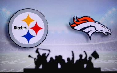 Pittsburgh Steelers Denver Broncos 'a karşı. Taraftarlar NFL Game 'i destekliyor. Destekçilerin silueti, arka planda iki rakibi olan büyük ekran.