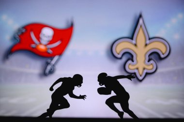 Tampa Bay Buccaneers, New Orleans Saints 'e karşı. NFL maç posteri. Sahada karşı karşıya gelen iki Amerikan futbolcu silueti. Arka planda kulüp logosu var. Rekabet konsepti fotoğrafı.
