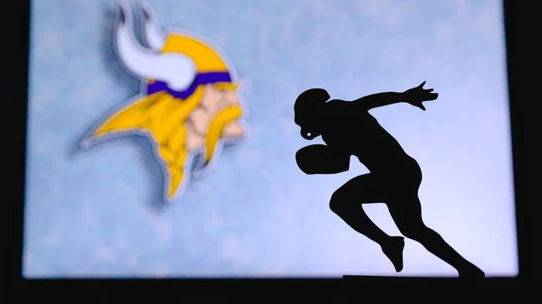Minnesota Vikings Silueta Profesionálního Amerického Fotbalisty Logo Klubu Nfl Pozadí — Stock fotografie