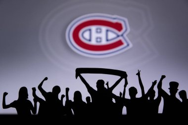 TORONTO, Kanada, 17. Montreal Kanadalı taraftarlar NHL hokey takımını kutluyor ve destekliyorlar..