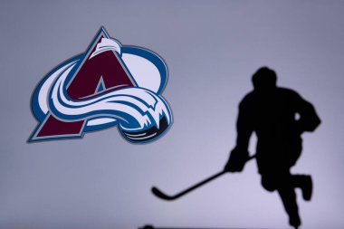 TORONTO, Kanada, 17. Colorado Çığ Kavramının fotoğrafı. Profesyonel NHL hokey oyuncusunun silueti