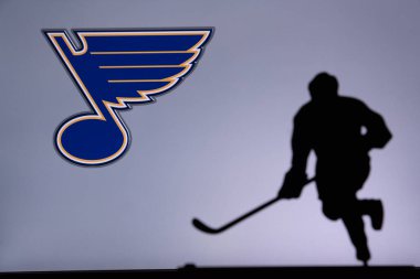 TORONTO, Kanada, 17. St. Louis Blues Konsepti fotoğrafı. Profesyonel NHL hokey oyuncusunun silueti