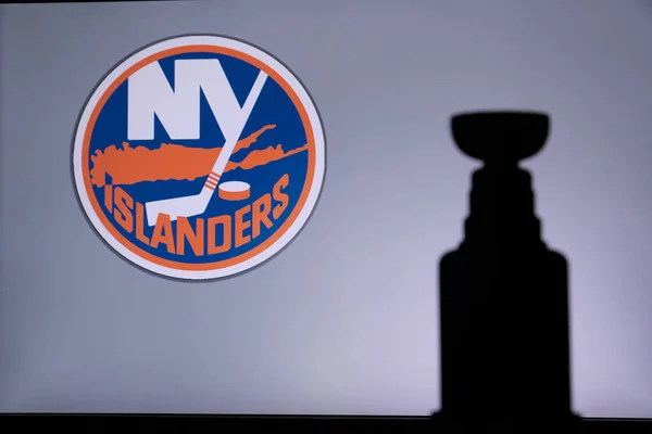 Toronto Kanada Lat New York Islanderslogo Klubu Nhl Ekranie Trofeum — Zdjęcie stockowe
