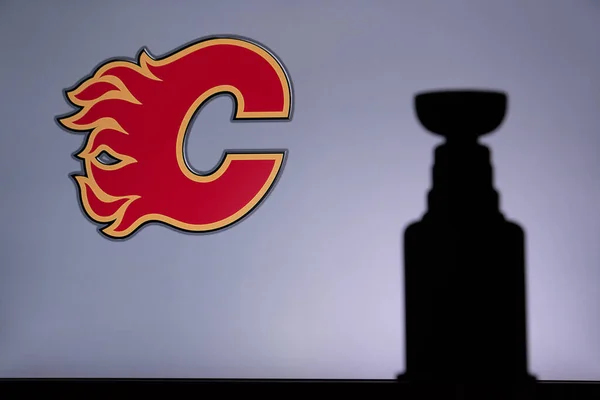 Toronto Kanada Lat Calgary Flameslogo Klubu Nhl Ekranie Trofeum Stenley — Zdjęcie stockowe