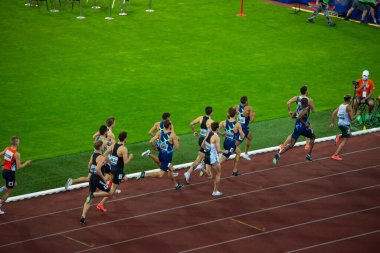 OSTRAVA, CZECH Cumhuriyet, EYLÜL. - Sekiz. 2020: Koşu ve saha yarışı, profesyonel atletizm sporcuları. 800 metre yarışı. Tokyo 2021 Yaz Olimpiyatları için hazırlık