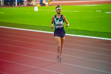 OSTRAVA, CZECH Cumhuriyet, EYLÜL. - Sekiz. 2020: Jimmy Gressier 1500 metreden önce Nike singlet ile uzun mesafe koşucusu