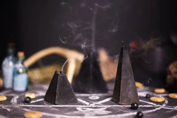 Natureza Morta Com Velas Acesas Fundo Círculo Pentagrama Ritual Magia — Fotografia de Stock