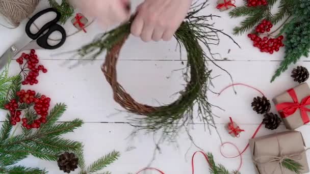 Tutoriel Comment Faire Une Couronne Noël Facile Maison Des Branches — Video