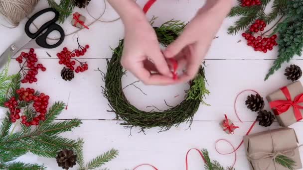 Tutoriel Comment Faire Une Couronne Noël Facile Maison Des Branches — Video