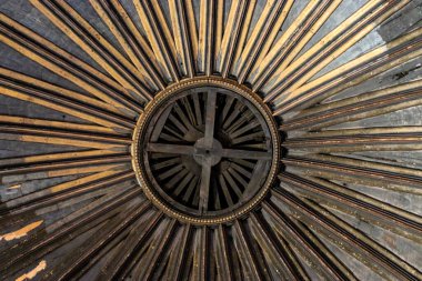 Gemi gövdesinden yapılmış eski bir kubbe.