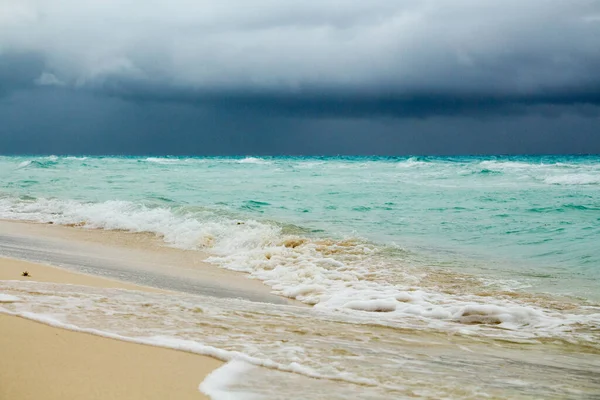 Nubes Oscuras Sobre Mar Caribe — Foto de Stock