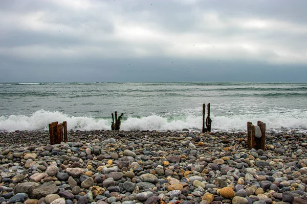 Alte Rostige Eisen Felsigen Strand Von Lima — Stockfoto