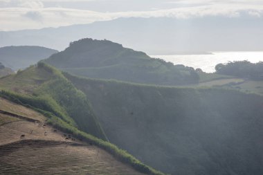 Azores takımadalarında yürüyün. Azores, Sao Miguel adasının keşfi. Portekiz