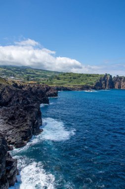 Azores takımadalarında yürüyün. Azores, Sao Miguel adasının keşfi. Portekiz