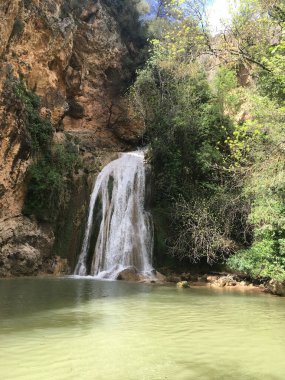 Alplerde yürü. Dağın keşfi