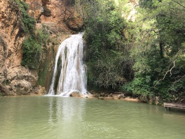 Alplerde yürü. Dağın keşfi