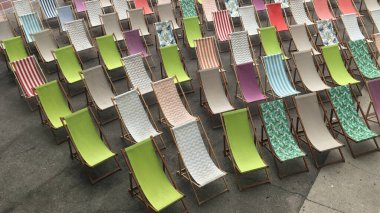 Koltuğunu seç ve Fransa 'da güvertede dinlen.