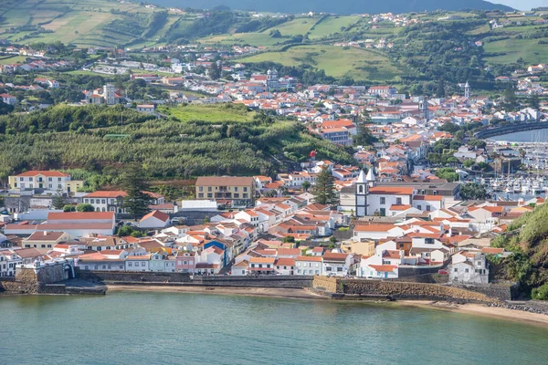 Azores takımadalarında yürüyün. Faial Adası 'nın keşfi, Azores. Portekiz, Horta