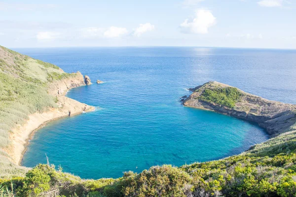 Azores takımadalarında yürüyün. Faial Adası 'nın keşfi, Azores. Portekiz, Horta