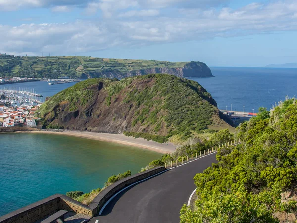 Azores takımadalarında yürüyün. Faial Adası 'nın keşfi, Azores. Portekiz, Horta