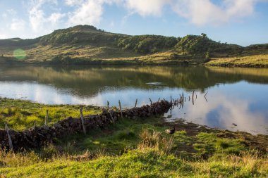 Azores takımadalarında yürüyün. Pico adasının keşfi, Azores. Portekiz. Madalena