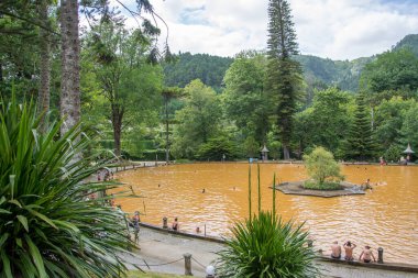 Azores takımadalarında yürüyün. Azores, Sao Miguel adasının keşfi. Portekiz. Fırınlar