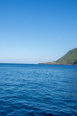 Azores takımadalarında yürüyün. Azores, Sao Jorge adasının keşfi. Portekiz, Velas